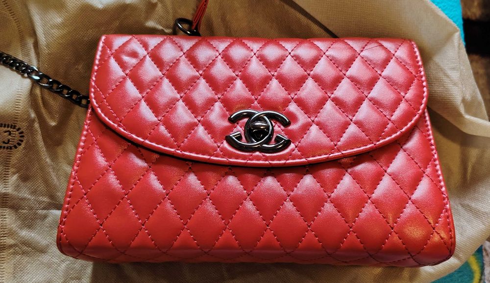 Дамска Чанта Guess и други чанти