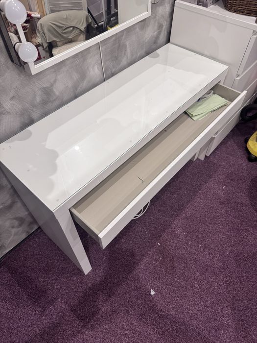 Masuta de toaleta machiaj + Oglinda iluminata spoturi