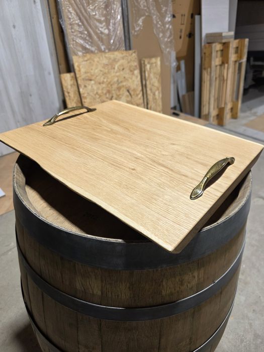 Уникално плато/поднос за мезета от масивен дъб с месингови дръжки