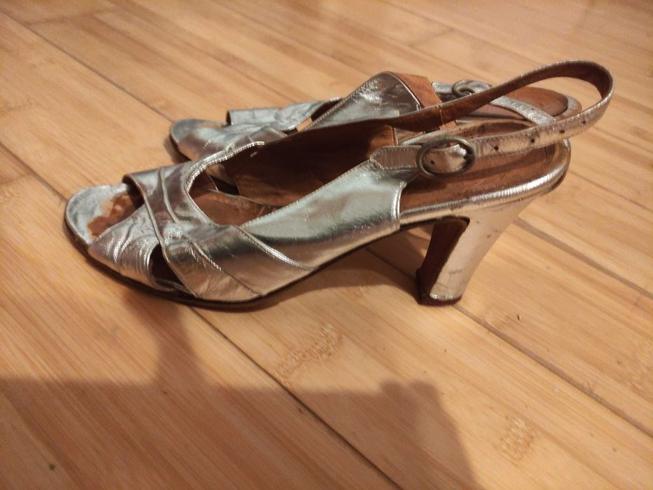Sandale piele marimea 38 si  marimea 39