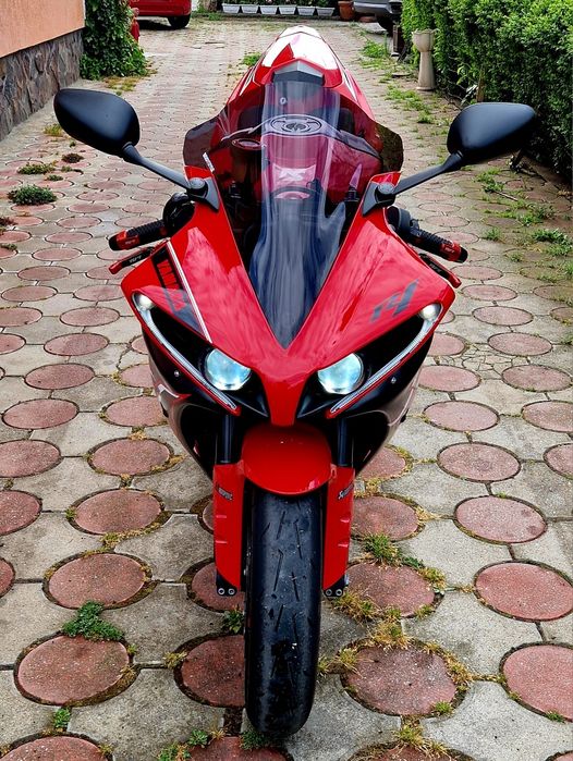 YAMAHA R1 Big Bang