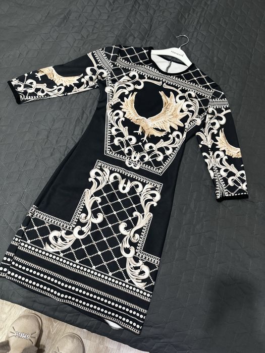 Черна рокля с дантела и панделки