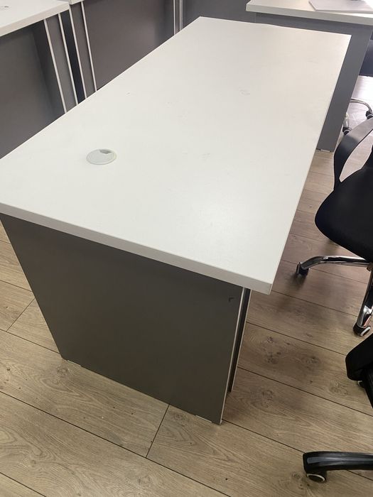 Продаем офисные столы, рабочий стол