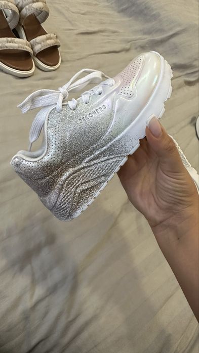 Маратонки Skechers блестящи