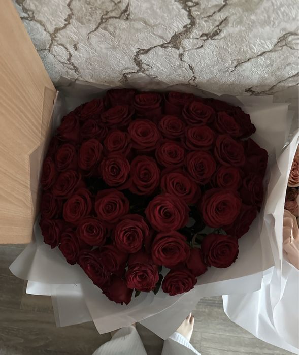 букет цветов на 8 марат