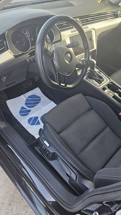Vând Volkswagen Passat