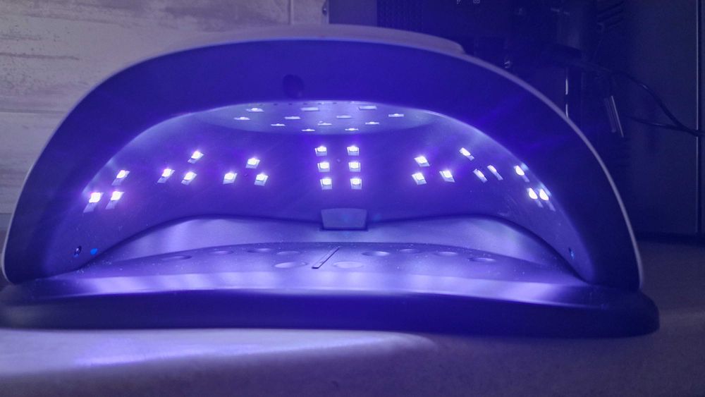 Lampa LED unghii, 2 in 1 cu senzor, putere de 108W Sun model BQ6T .