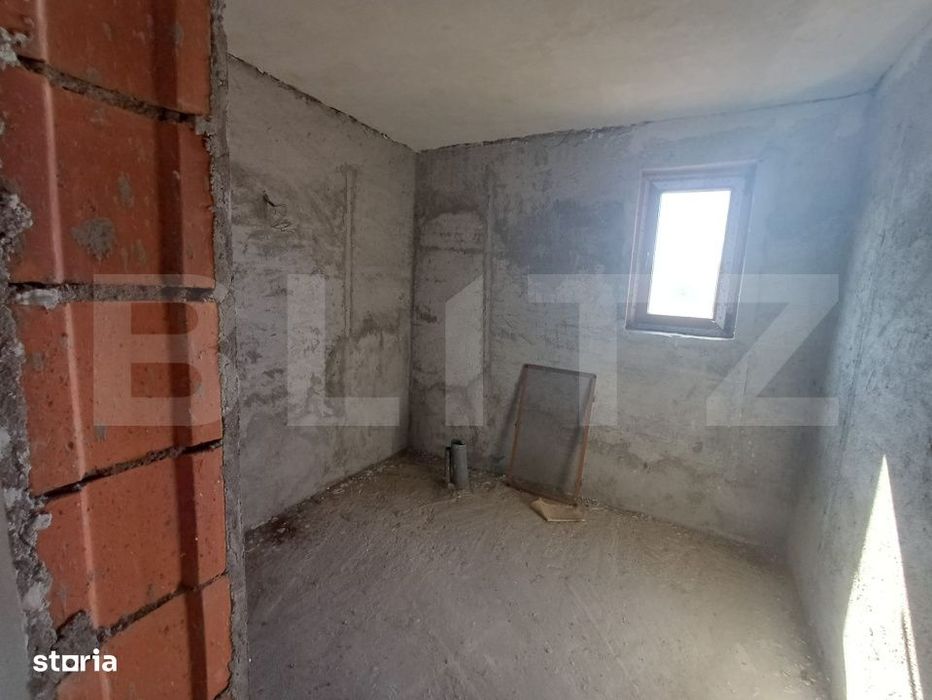 Casa cu beci si etaj,  teren aferent de 16000 mp, situata in Arcani