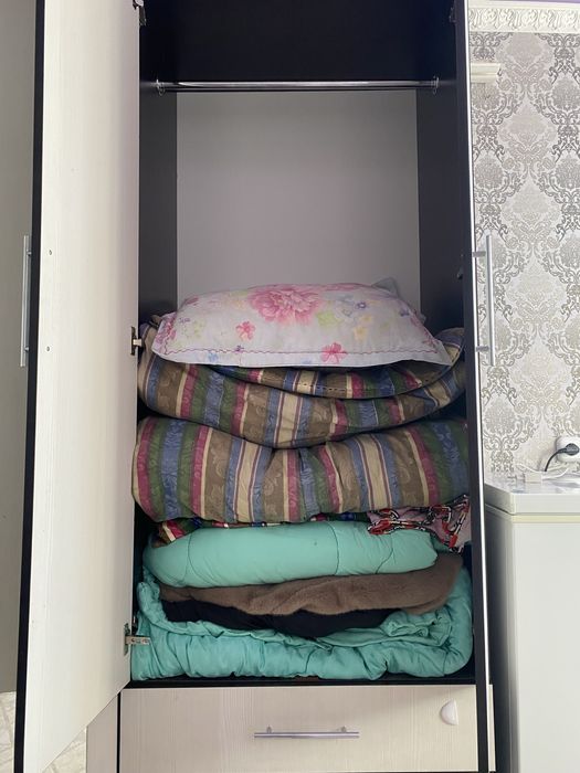 Продам углавой шкаф