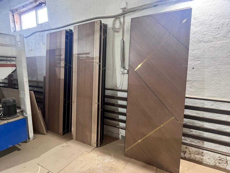 изготовление скрытых дверей