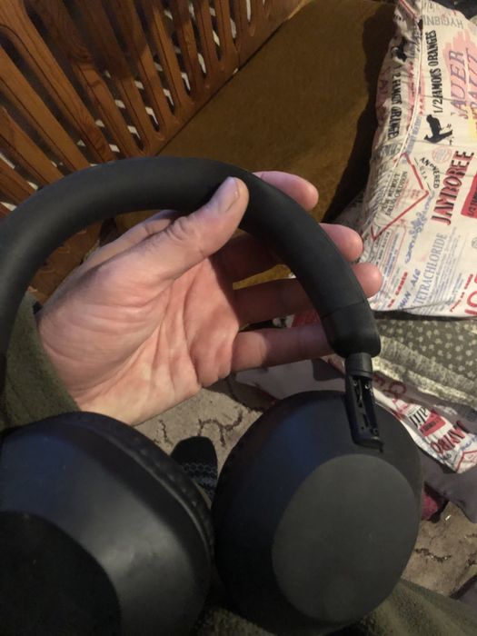 prodam bezprovodnie naushniki sony