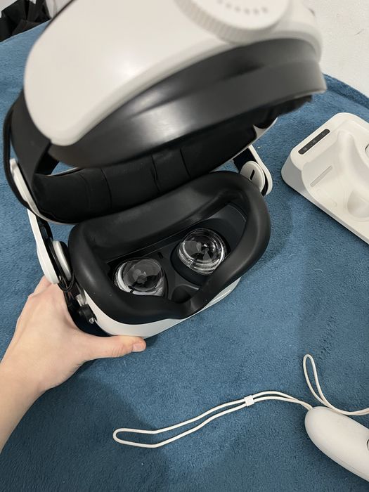 Oculus quest 2+bobovr M2pro+D2(baterie externă plus stație de încărcare)+ suport pentru cap
