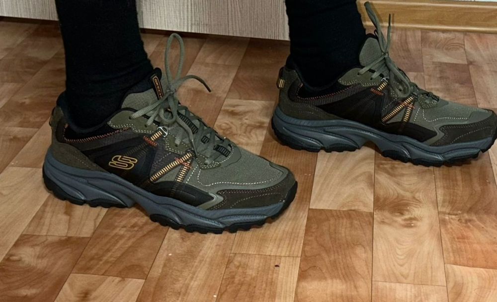 Кроссовки Skechers