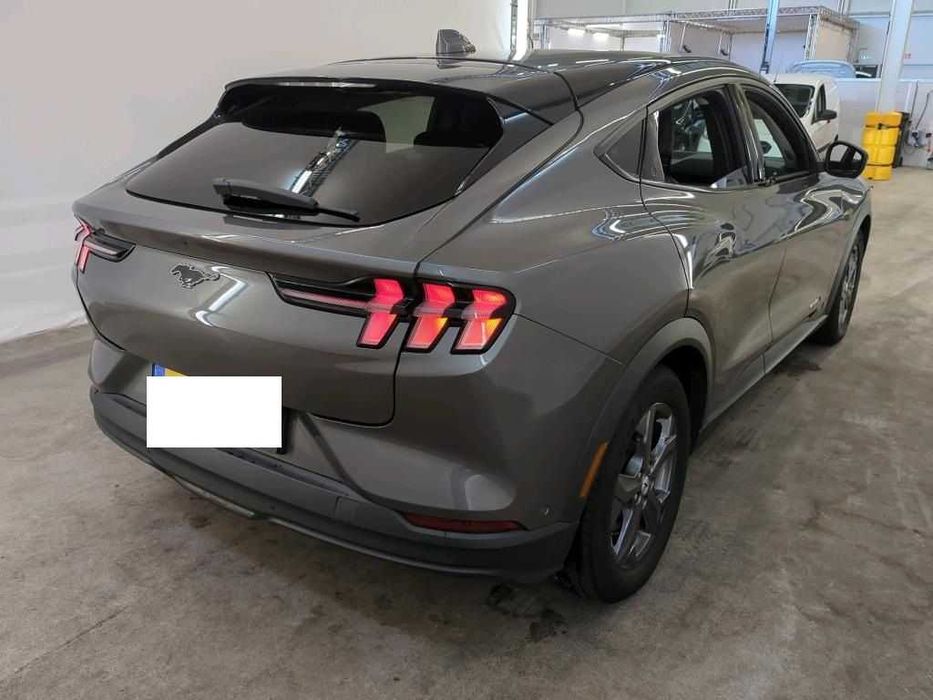 Ford Mustang Mach-E electric drive 216 kW 294ks 99kwh