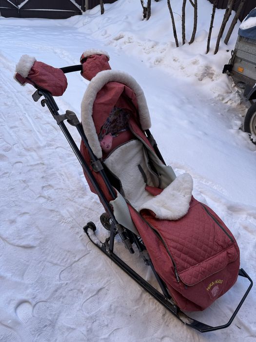 Продам почти новые санки