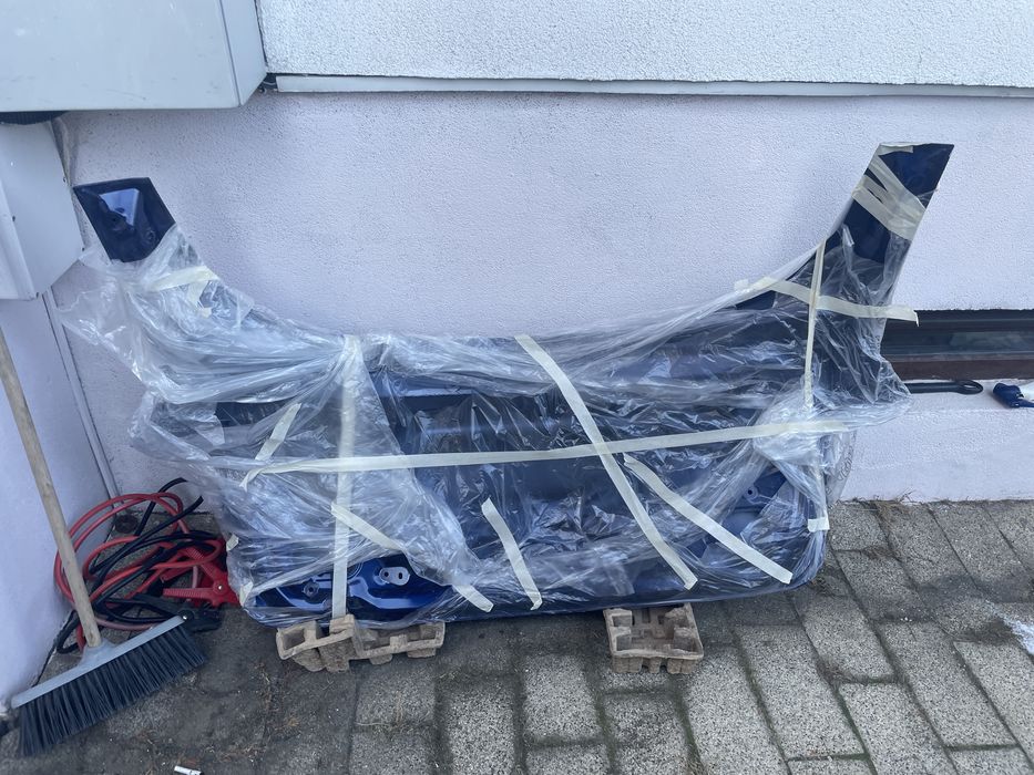 Hayon Tesla 3 vopsit albastru