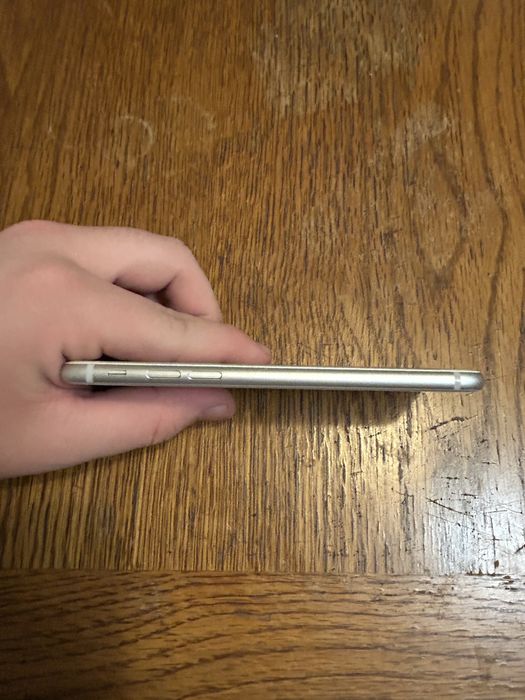 Vand iPhone 8 64Gb Silver