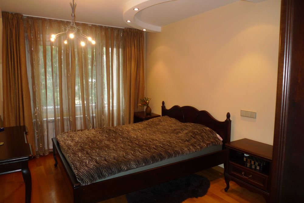 Медицинска академия тристаен, обзаведен, с асансьор