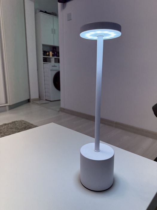 Lampa LED USB C albă cu touch
