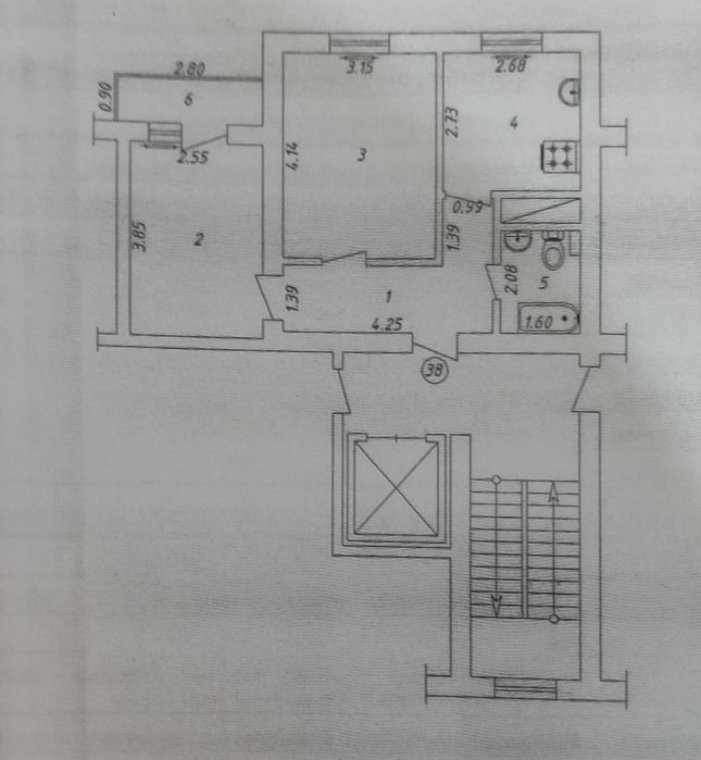 Kvartira sotiladi srochno. 2  honalik.
