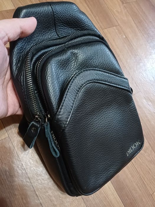 Продам кожаную барсетку