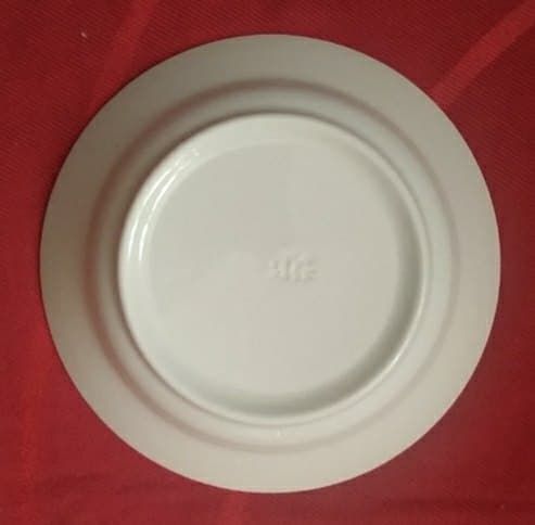 Тарелки столовые