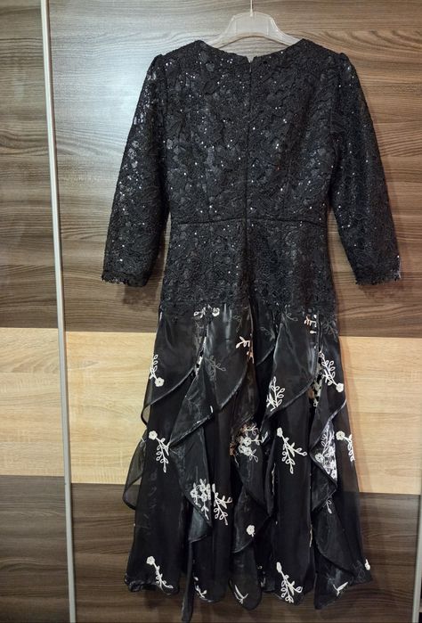 Красива дамска рокля