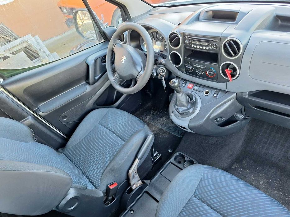 Peugeot Partner 1.6 hdi 8v на части 2013г berlingo