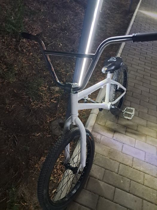 Трюковой велосипед BMX