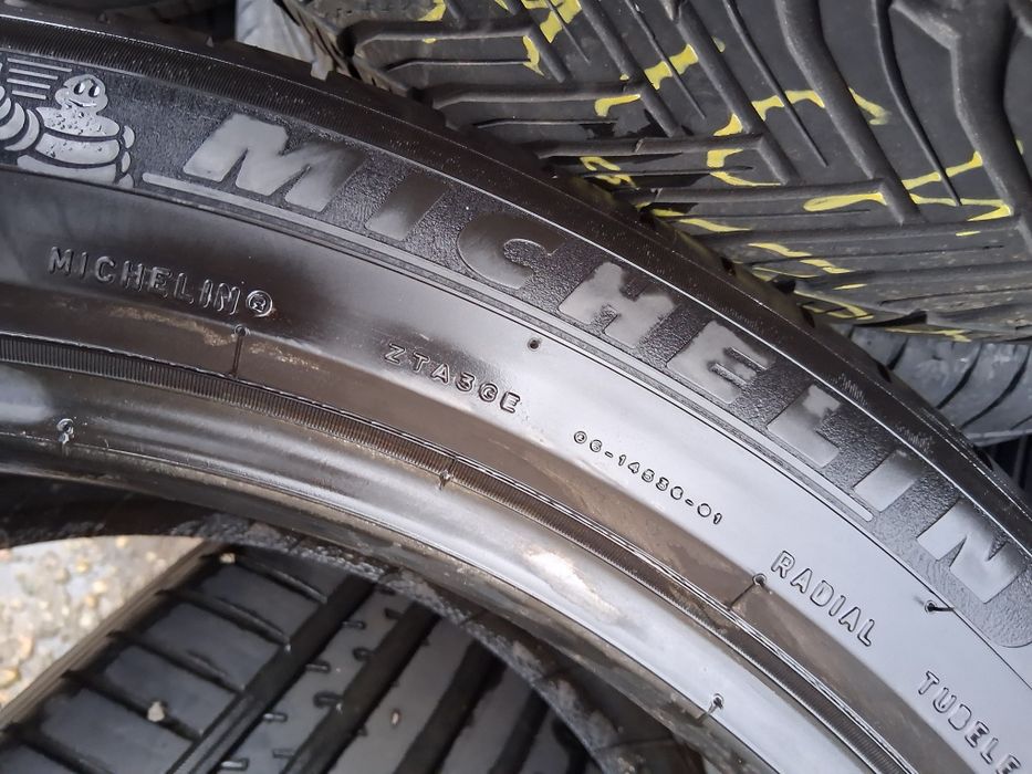 285 40 21 Michelin 2бр летни дот 2022г