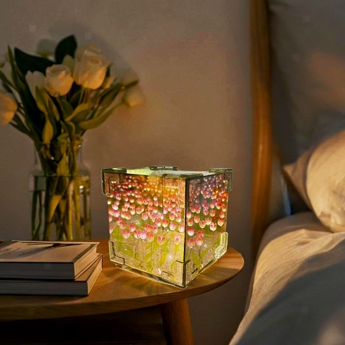 Очарователна нощна лампа лале за освежаване на вашето пространство