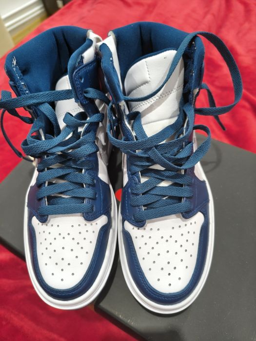 Vând Sneaker inalt Air jordan 1,albastru gențiana,alb gri.