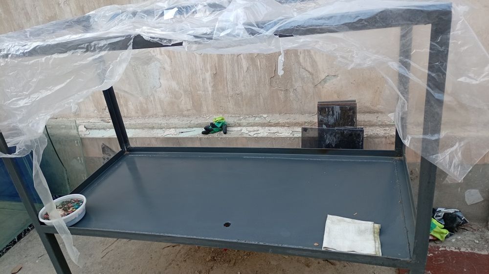 Akvarimga ramka tayor.