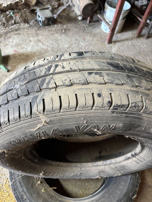 Гуми 4 броя 215/75 r16c