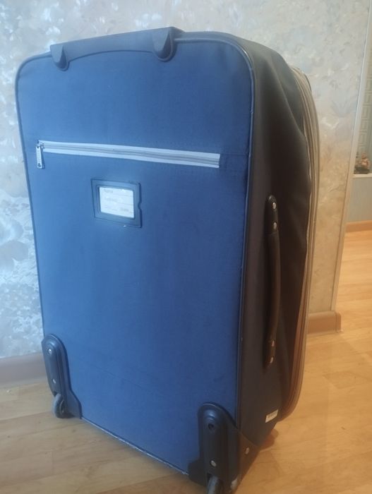 Чемодан на колёсах