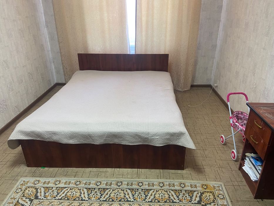 Продам спальний гарнитур