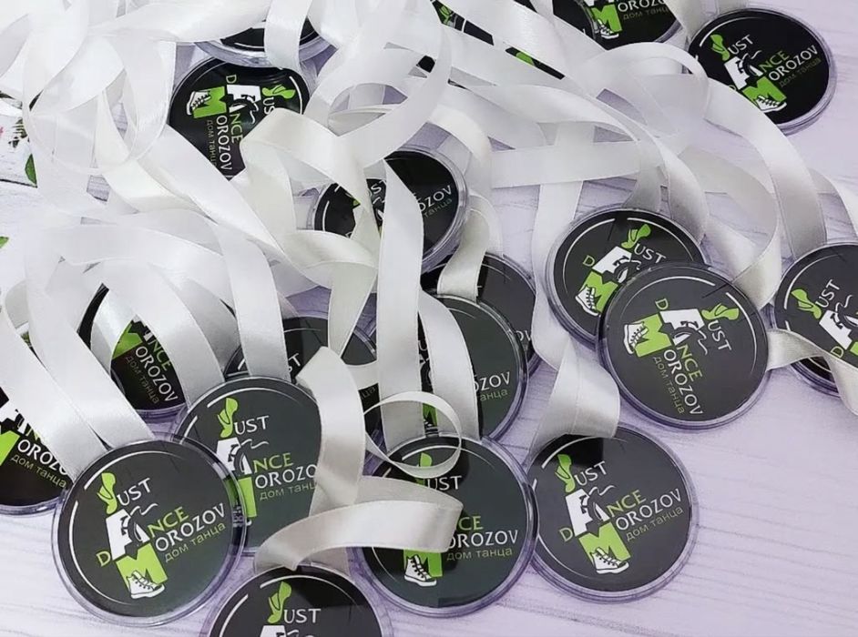 Значки и брелки, магниты , ленты