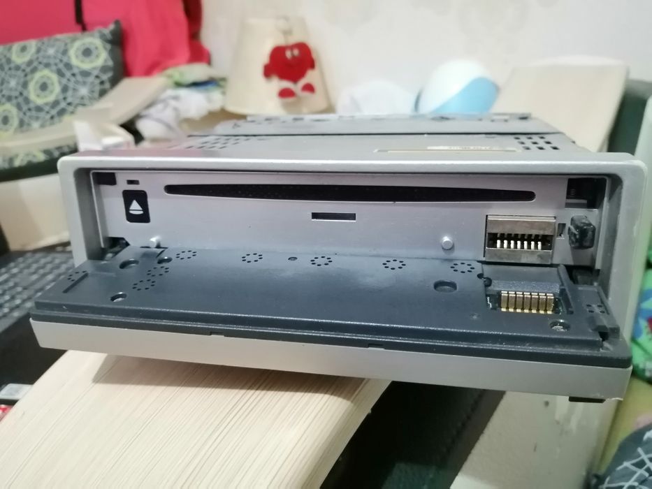 Продам автомагнитоллу LG