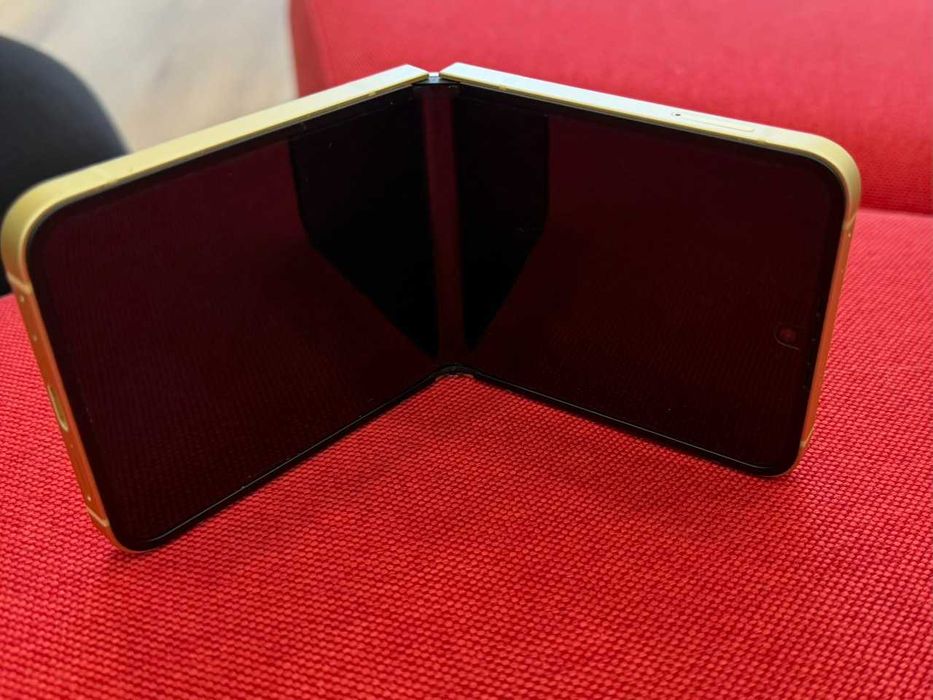 Samsung zflip6 5G 256GB Yellow с гаранция