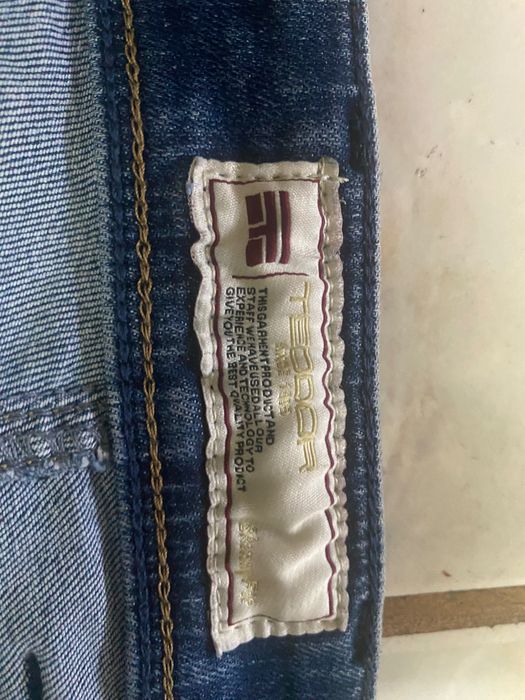 Мъжки сини дънки с дълъг крачол на Teodor.