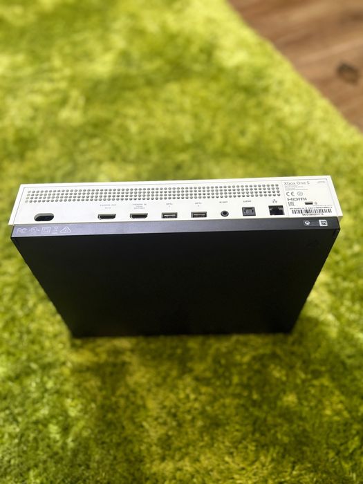 Vând Xbox One S nou!!