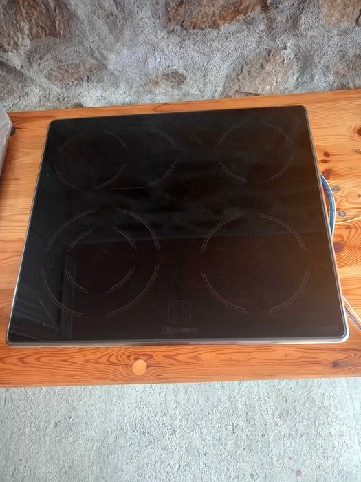 Cuptor electric și plită electrică încorporabile în stare perfectă