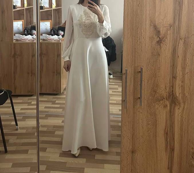 Длинное платье цвет Айвори