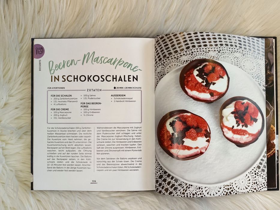 Готварска книга Oh lala... CHOCOLAT, EMF, 70 рецепти с шоколад