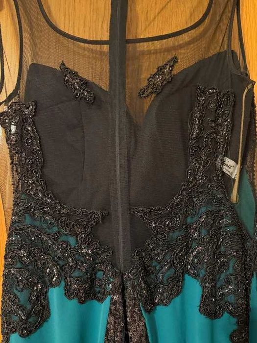 Rochie superba cu paiete si trena