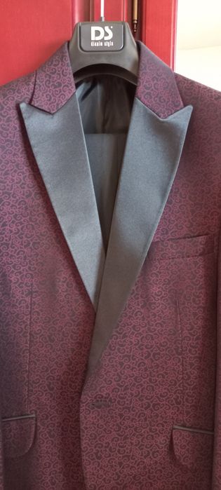 Costum bărbătesc de ocazie.