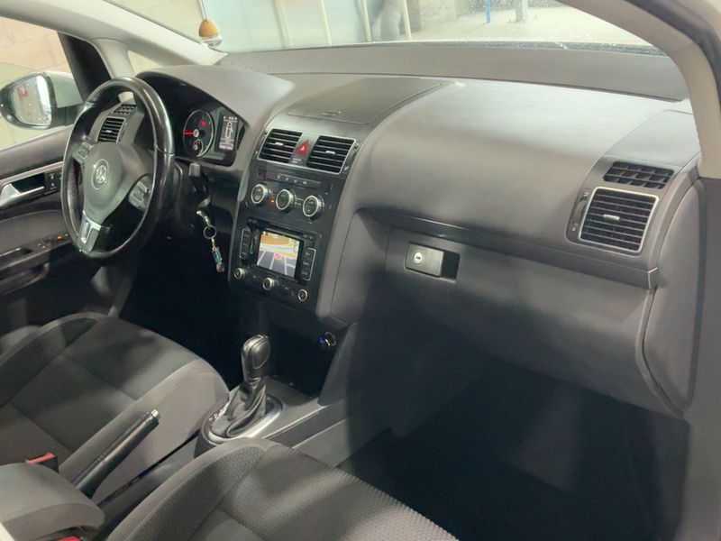 Volkswagen Touran 2.0 TDI Advance 2014