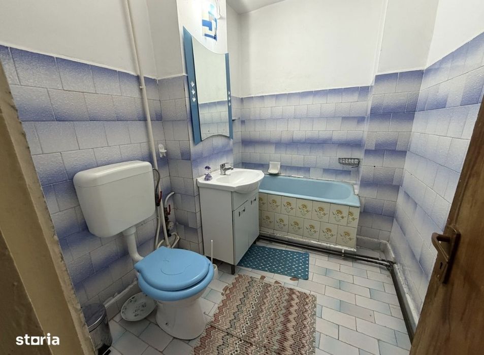 Vand apartament 3 camere