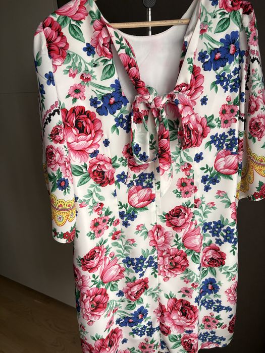 Rochie cu flori si funda