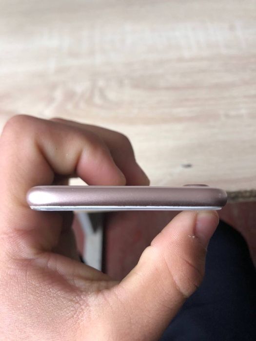 Iphone 8 alishmagan hamma joyi radnoy.